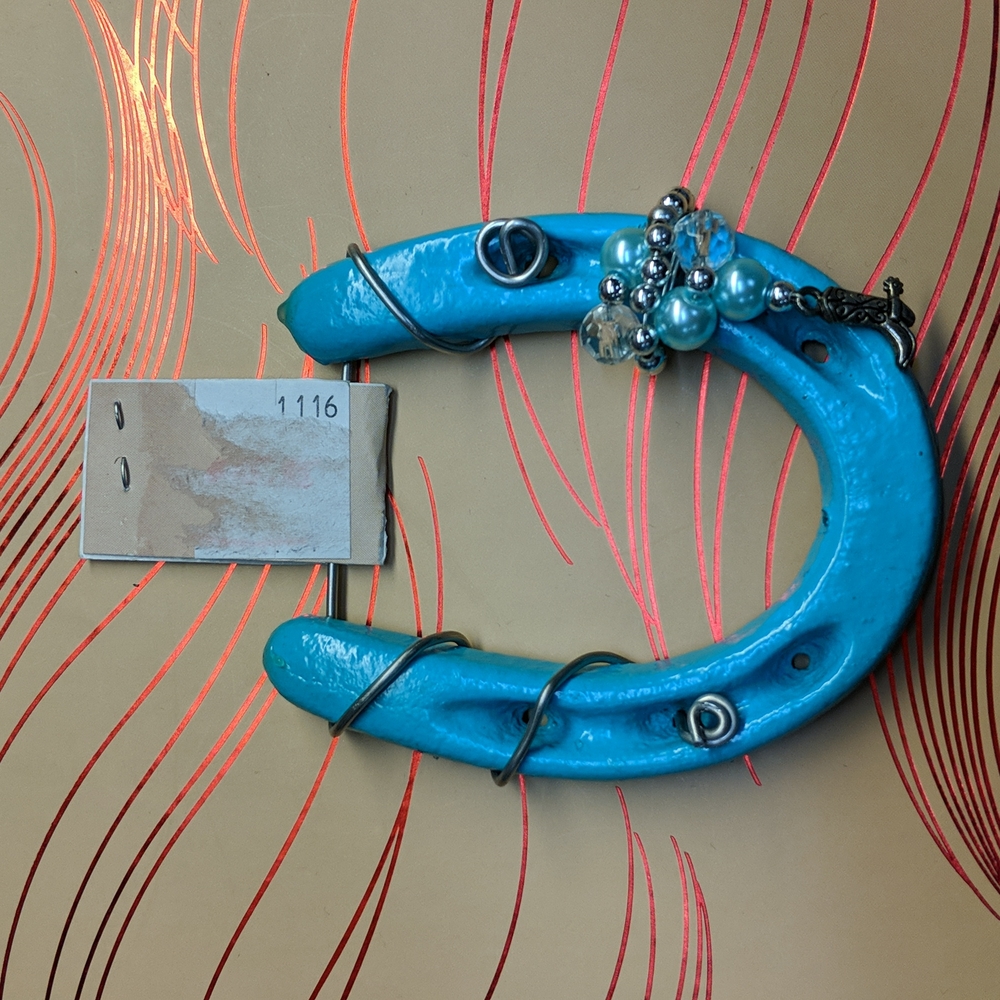 Horseshoe decorative piece
